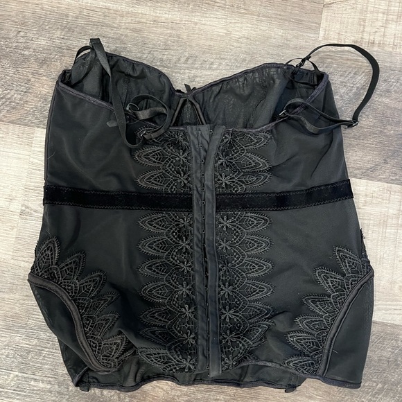 COPY - Coquette Bustier - Picture 2 of 2